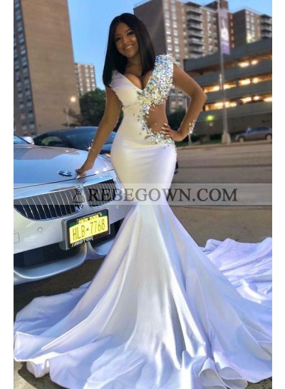 2023 Sexy White V-neck Mermaid Beaded Prom Dresses