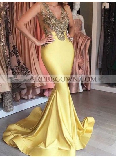 2023 Gold Trumpet/Mermaid  Satin Prom Dresses Beaded