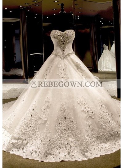 Tulle Chapel Train Ball Gown Sleeveless Sweetheart Lace Up Wedding Dresses / Gowns With Appliqued Beaded