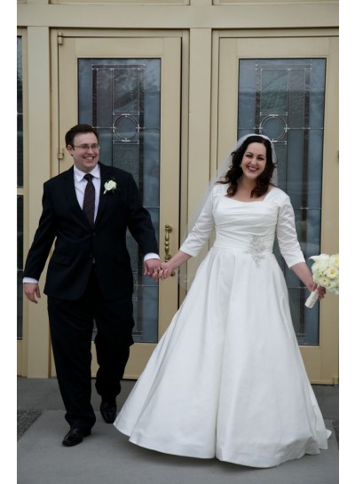 2024 Classic Wedding Dresses A-Line Satin Long Sleeves Satin Plus Size
