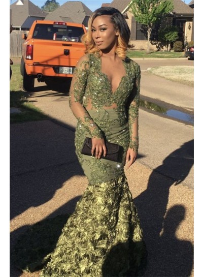 2023 New Arrival Prom Dresses Mermaid Green Long Sleeves V Neck Lace