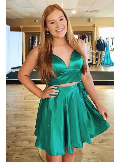V-neck A-Line Emerald Short Silk like Satin Sleeveless 2024 Two Pieces Homecoming Dresses