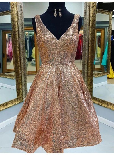 A-Line/Princess Champagne V-neck Sequins Short/Mini Sleeveless 2024 Homecoming Dresses