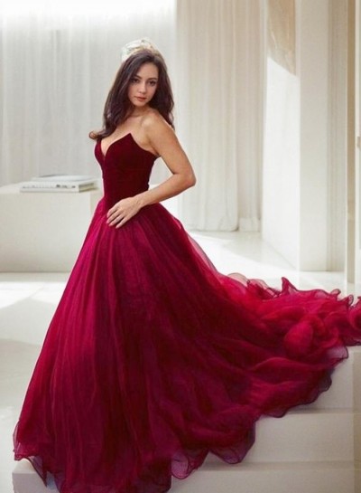 2024 Ball Gown Prom Dresses Red Organza Sweetheart